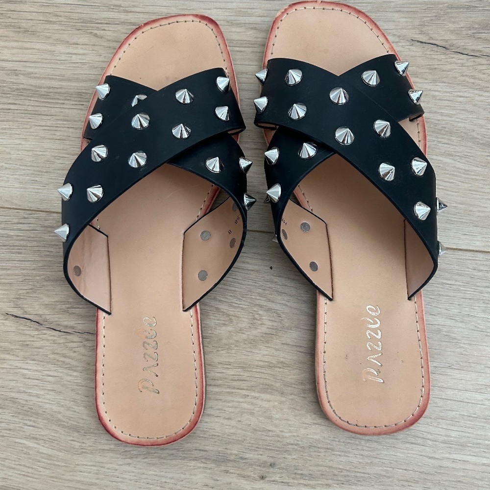 Boutique sandals